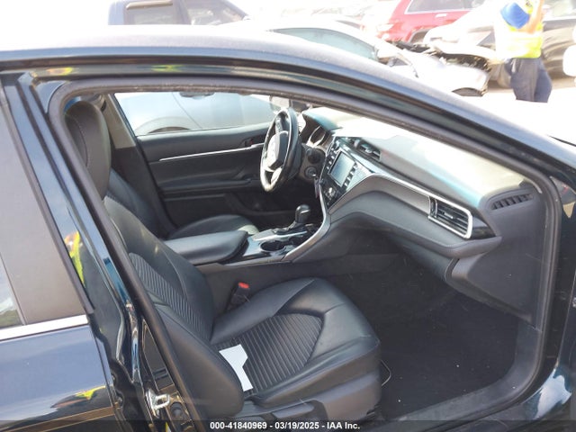 4T1B11HK5JU633648 Toyota CAMRY SE
