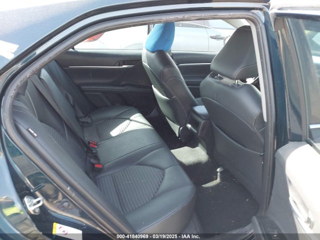 4T1B11HK5JU633648 Toyota CAMRY SE