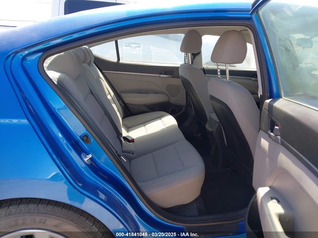 5NPD74LF5JH355898 Hyundai ELANTRA SE