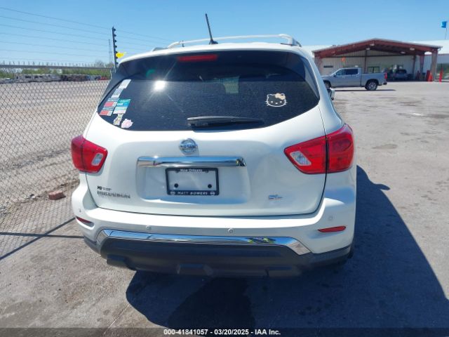 5N1DR2MN5JC610240 Nissan Pathfinder Sl