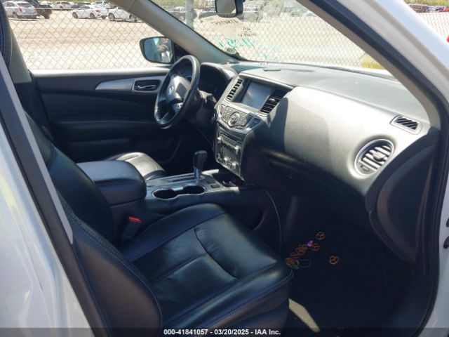 5N1DR2MN5JC610240 Nissan Pathfinder Sl
