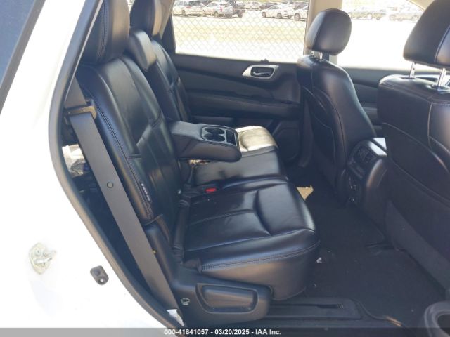5N1DR2MN5JC610240 Nissan Pathfinder Sl