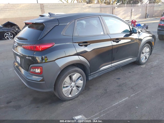 KM8K53AG8MU131372 Hyundai Kona