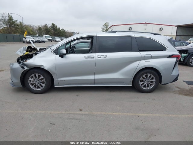 5TDYRKEC6MS069690 Toyota SIENNA XLE
