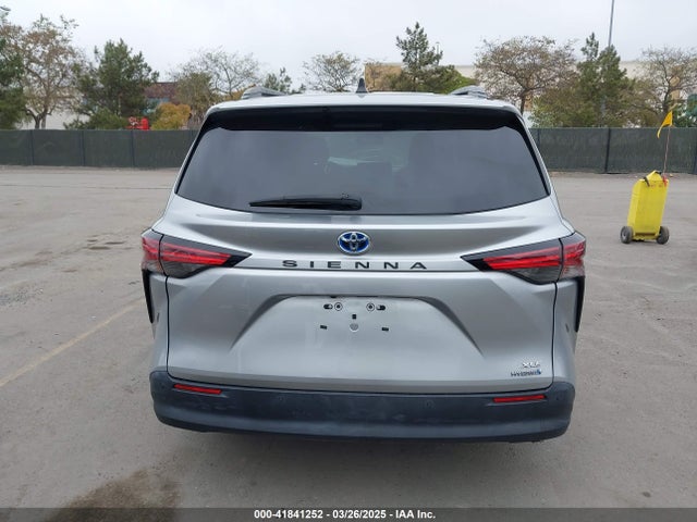 5TDYRKEC6MS069690 Toyota SIENNA XLE