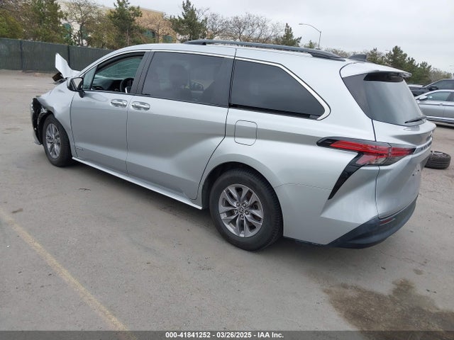 5TDYRKEC6MS069690 Toyota SIENNA XLE