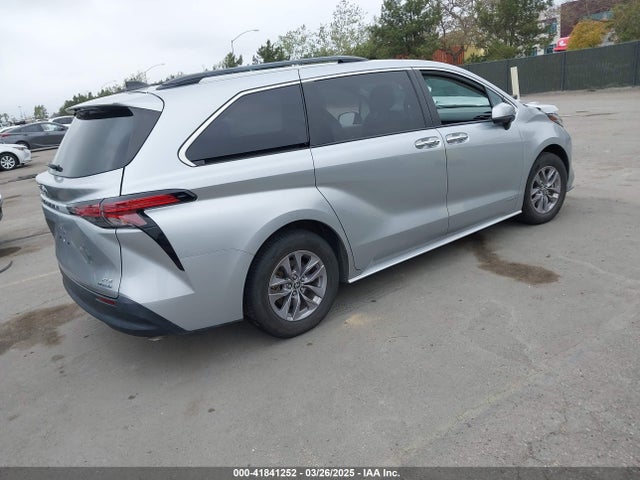 5TDYRKEC6MS069690 Toyota SIENNA XLE