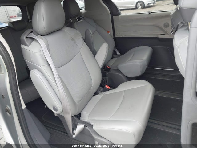 5TDYRKEC6MS069690 Toyota SIENNA XLE