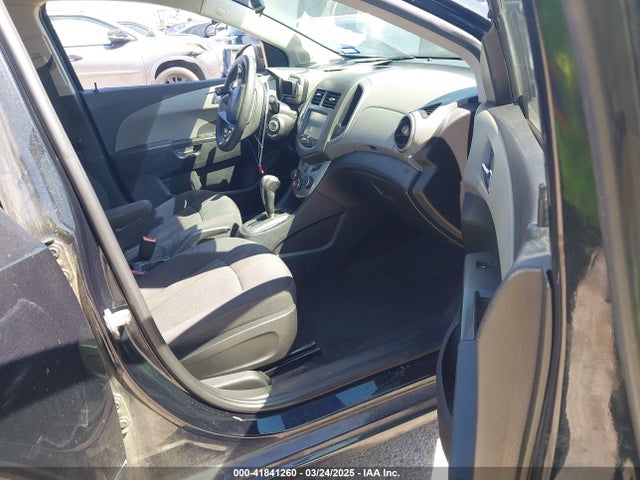 1G1JC5SH1E4243143 Chevrolet Sonic Lt Auto