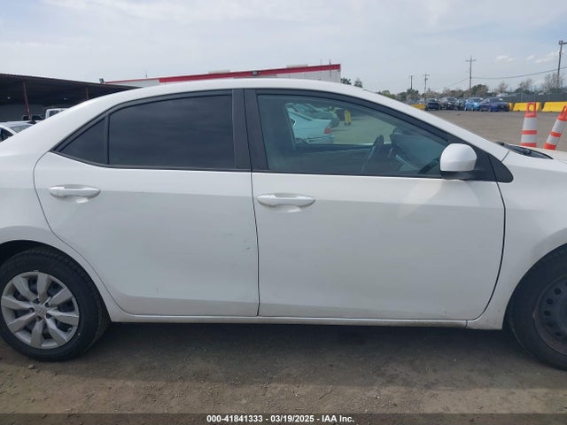 Toyota COROLLA LE 2015 5YFBURHE2FP335521 Image 13