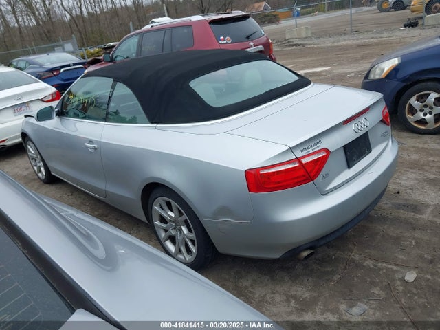 2011 AUDI A5 WAUCFAFH9BN005540 Photo 2