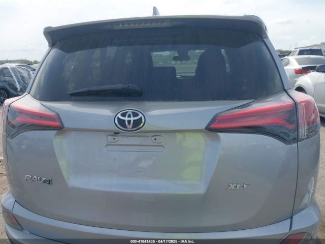 2T3WFREV5JW466294 Toyota Rav4 Xle