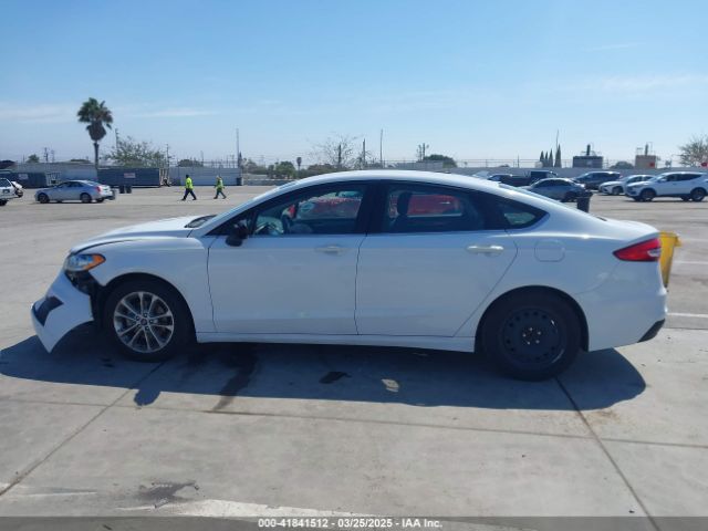3FA6P0HD3KR175624 Ford FUSION SE