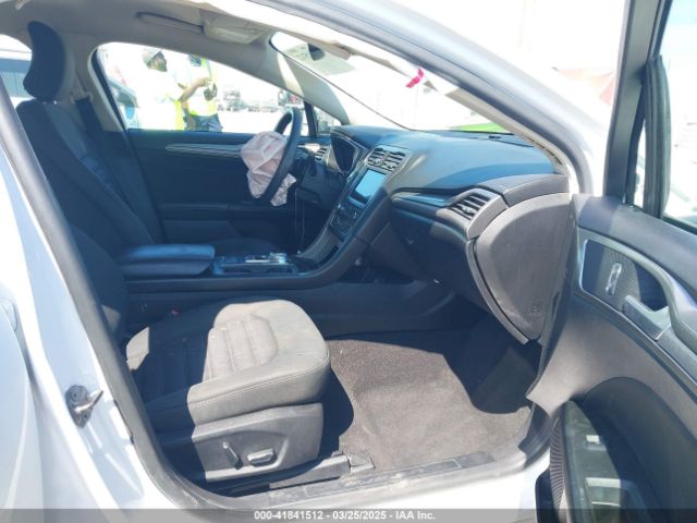 3FA6P0HD3KR175624 Ford FUSION SE