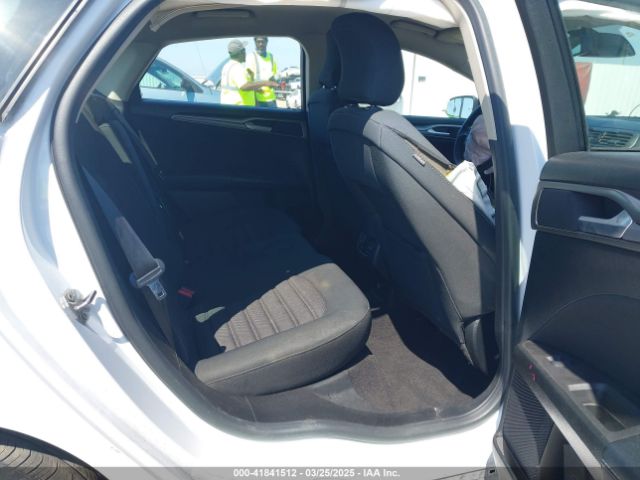 3FA6P0HD3KR175624 Ford FUSION SE