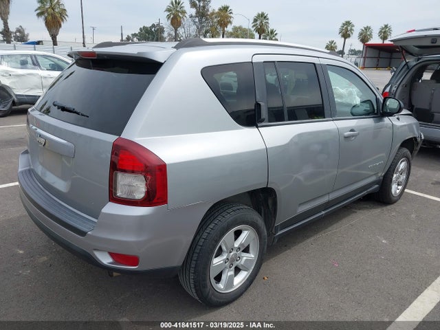 1C4NJCBA5FD137978 Jeep 2015
