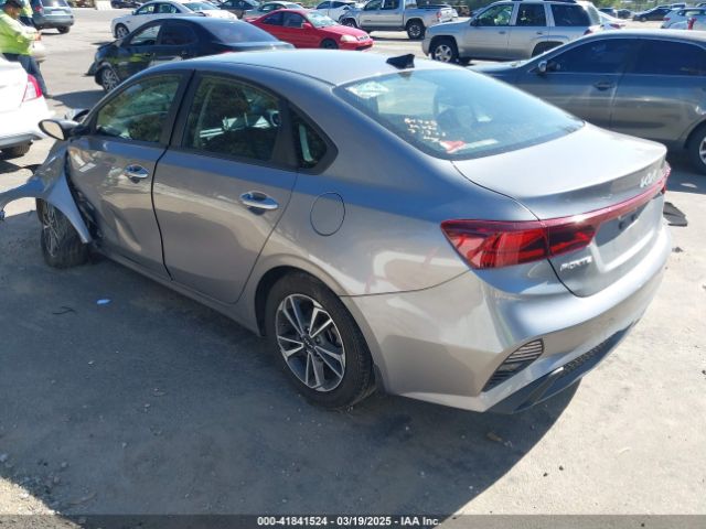 3KPF24AD7PE672054 KIA Forte Lxs