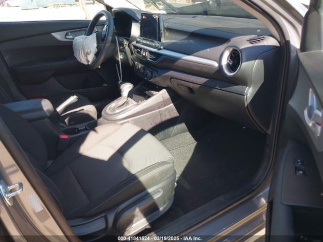 3KPF24AD7PE672054 KIA Forte Lxs