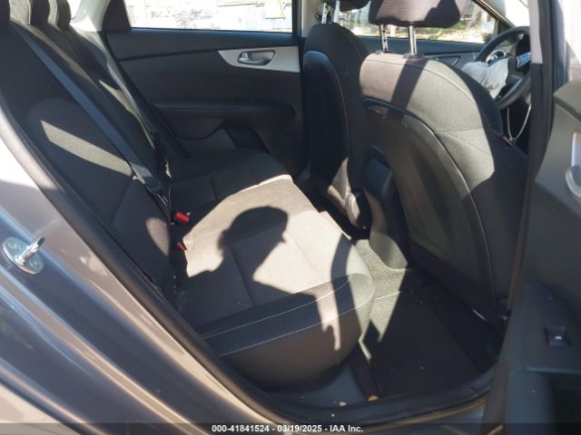3KPF24AD7PE672054 KIA Forte Lxs