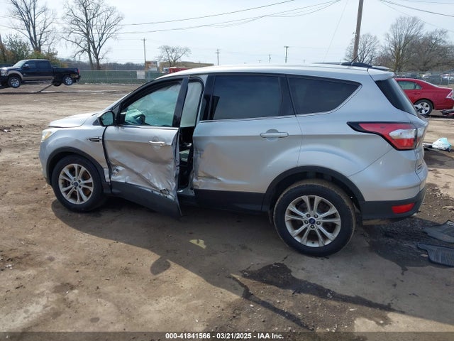 1FMCU9G95HUA10906 Ford ESCAPE SE