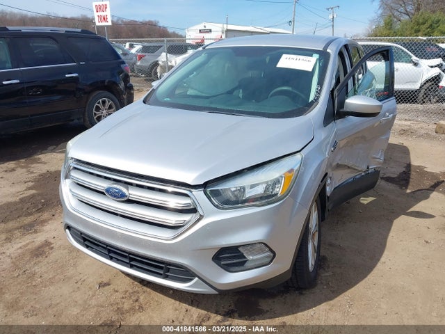 1FMCU9G95HUA10906 Ford ESCAPE SE