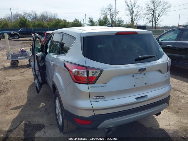 1FMCU9G95HUA10906 Ford ESCAPE SE