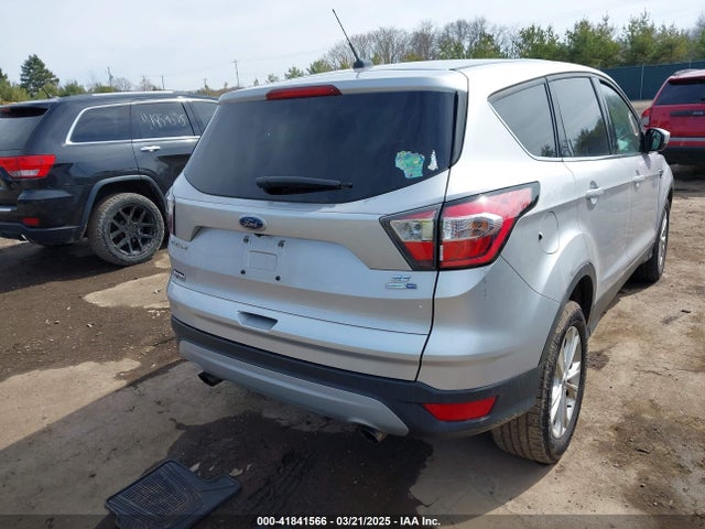 1FMCU9G95HUA10906 Ford ESCAPE SE