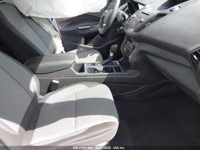 1FMCU9G95HUA10906 Ford ESCAPE SE