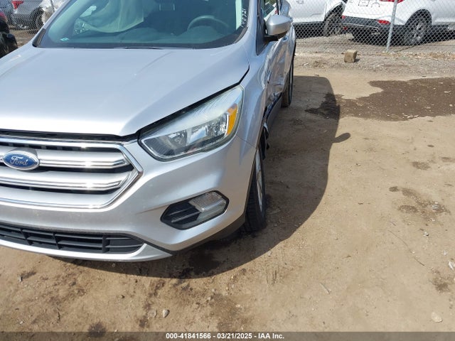 1FMCU9G95HUA10906 Ford ESCAPE SE