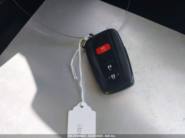 JTDKARFU0J3546320 Toyota Prius Three Touring