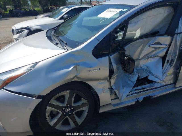 JTDKARFU0J3546320 Toyota Prius Three Touring