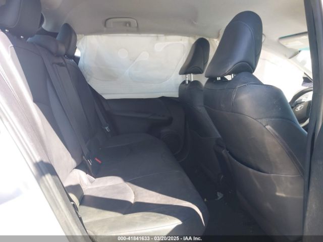 JTDKARFU0J3546320 Toyota Prius Three Touring