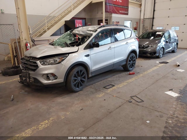 Ford ESCAPE SE 2019 1FMCU9GD4KUB06392 Image 2