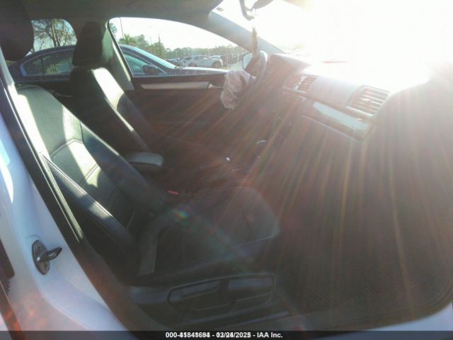 1VWAT7A30FC003949 Volkswagen Passat 1.8t Wolfsburg Edition