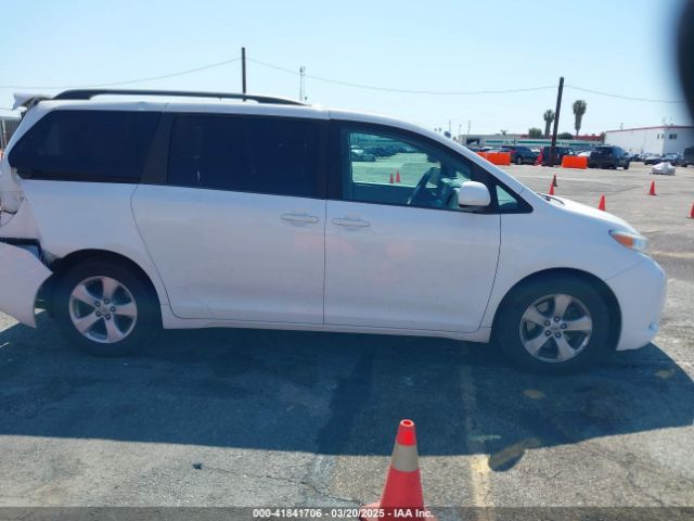 5TDKK3DC6GS732942 Toyota Sienna Le 8 Passenger