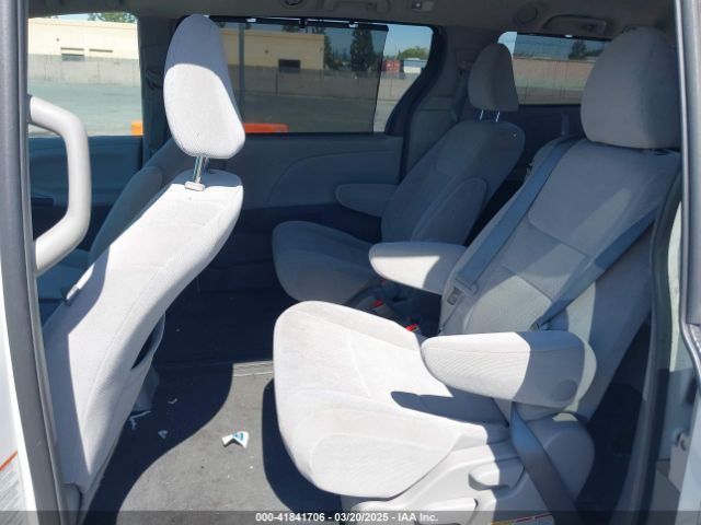 5TDKK3DC6GS732942 Toyota Sienna Le 8 Passenger