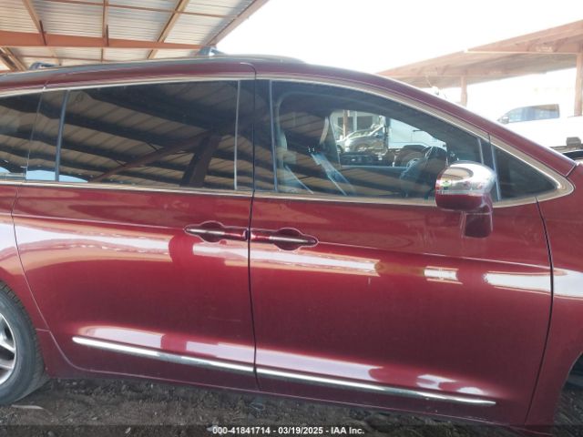 2C4RC1GG2JR185649 Chrysler Pacifica Limited
