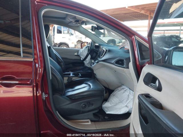 2C4RC1GG2JR185649 Chrysler Pacifica Limited
