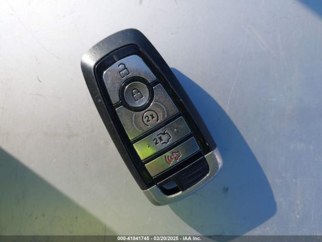 3FA6P0MU8KR148778 Ford Fusion Hybrid Sel