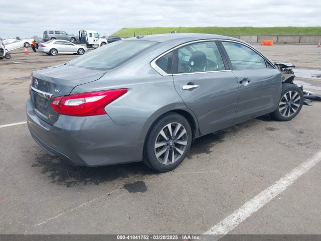 1N4AL3AP8HC282252 Nissan Altima 2.5 Sv