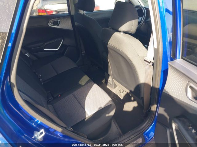 KNDJ23AU1N7170271 KIA Soul X-line