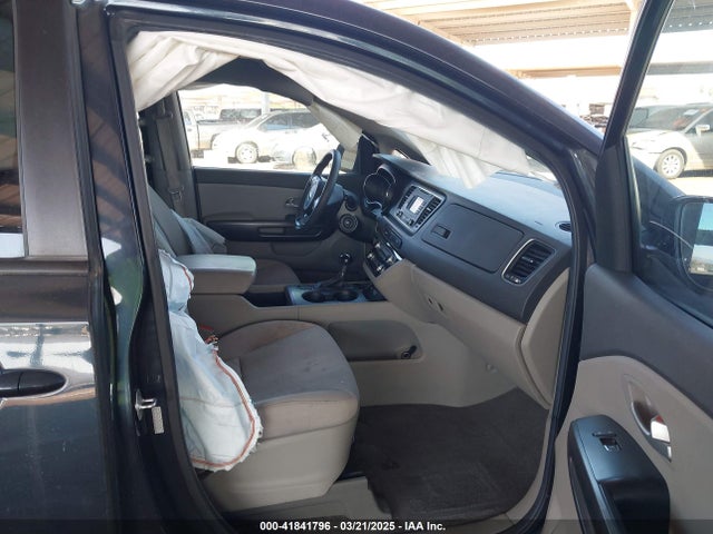 KNDMB5C18G6202573 KIA SEDONA LX