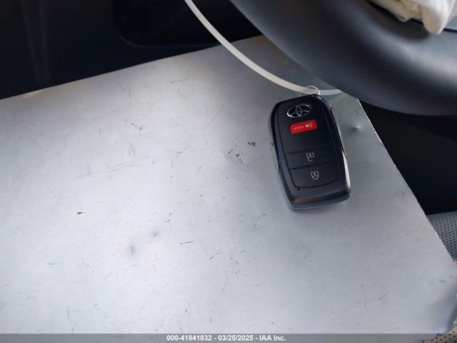 JTDACAAU1R3046628 Toyota PRIUS XLE