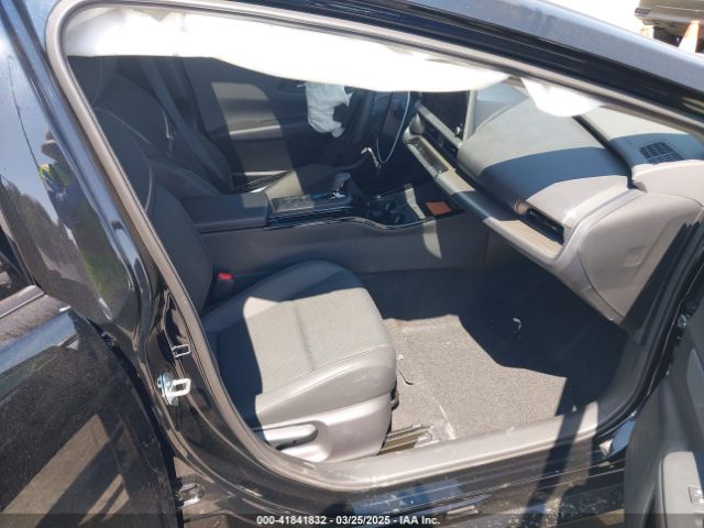 JTDACAAU1R3046628 Toyota PRIUS XLE