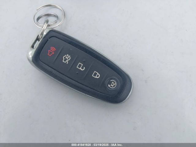 1FMCU9HD7KUC30199 Ford ESCAPE SEL