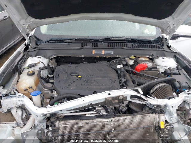 3FA6P0HD7JR180937 Ford FUSION SE