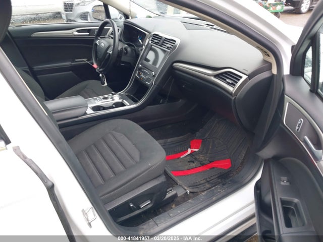 3FA6P0HD7JR180937 Ford FUSION SE