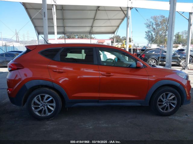 KM8J23A48HU357394 Hyundai TUCSON SE