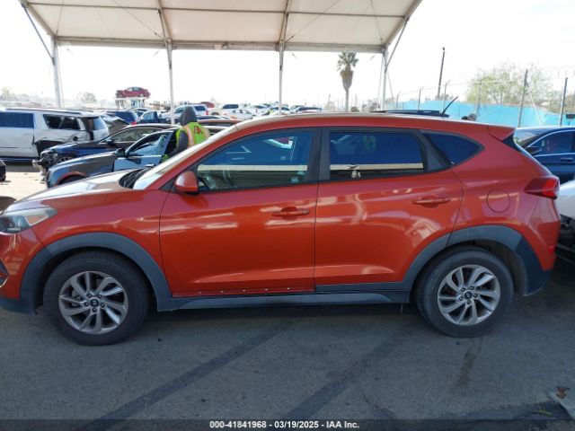 KM8J23A48HU357394 Hyundai TUCSON SE