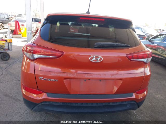 KM8J23A48HU357394 Hyundai TUCSON SE